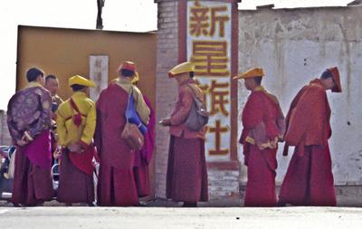 Monks at Qinghai Lake (1998) Photo (c) Karen Abrahamson Monks at Qinghai Lake (1998) Photo (c) Karen Abrahamson